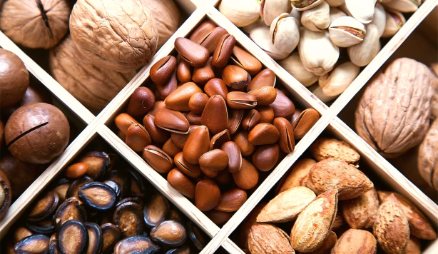 Storage methods and choosting methods for nuts