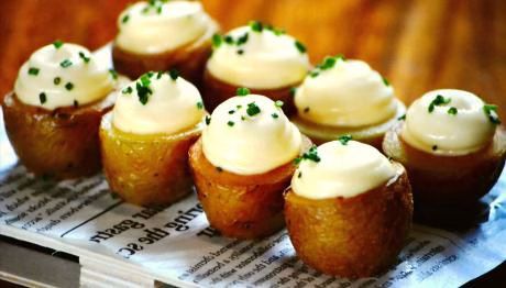 Can green potatoes be eaten